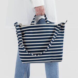 Baggu: Horizontal Zip Duck Bag in Navy Stripe